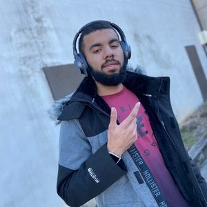 Meet your Posher, Travis